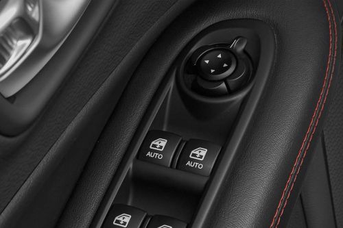 Jeep Compass Drivers Side In Side Door Controls
