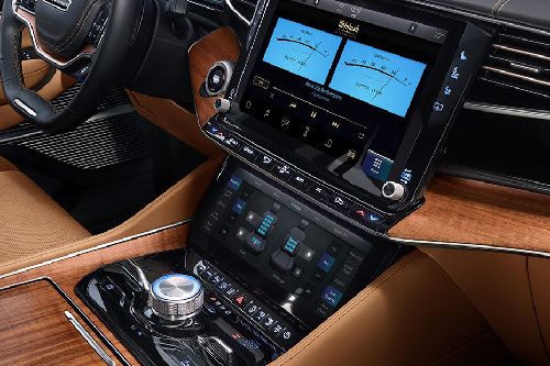 Power Accessories Outlet View of Jeep Wagoneer
