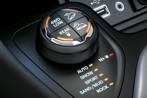 Power Accessories Outlet View of Jeep Cherokee