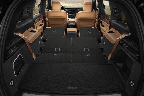 Folding Seats of جيب جراند شيروكي