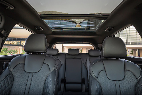 KIA Sorento Front And Rear Seats Together