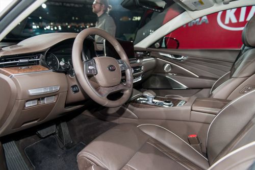 Quoris 2019 Front Seats