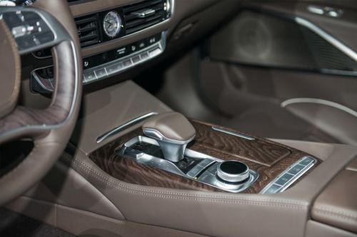KIA Quoris 2019 Gear Shifter