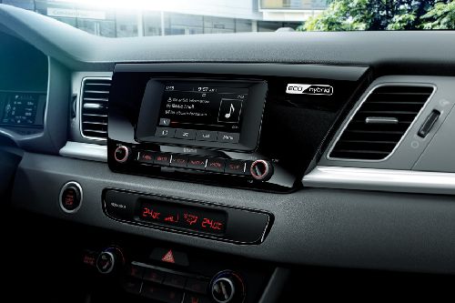 Side AC Controls of KIA Niro Plus 