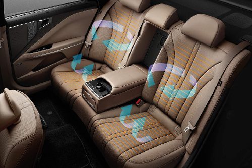 KIA K8 Rear Seats