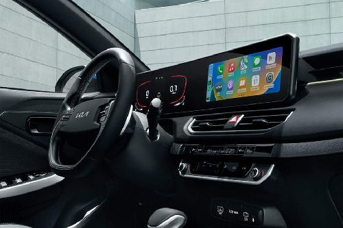Front AC Controls of كيا K3