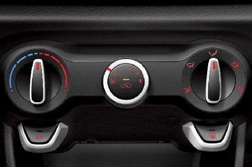 Front AC Controls of كيا بيكانتو