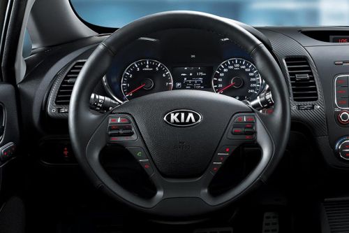كيا Cerato 5 Door Steering Wheel