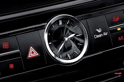 clock in كيا Quoris