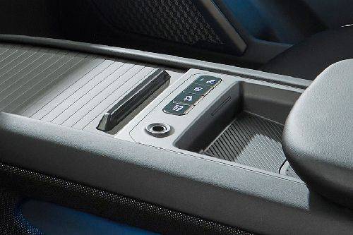 Center Controls of كيا EV9