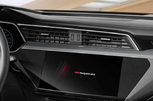 Stereo View of Q8-Sportback-E-Tron