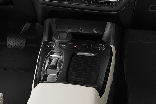 Center Controls of أودي كيو 6 إي-ترون