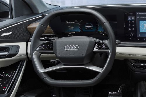 أودي كيو 6 إي-ترون Steering Wheel