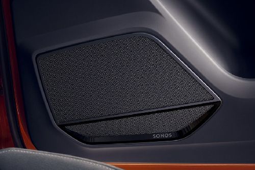 Speakers View of Audi Q3
