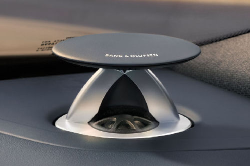 Speakers View of Audi Q7