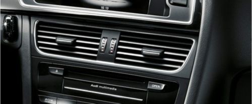 Front AC Controls of Audi RS4 Avant