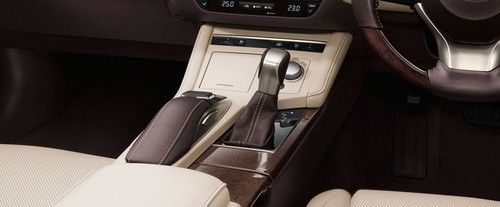لكزس ES 2016 Gear Shifter