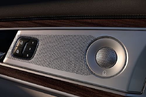 Speakers View of لينكون Nautilus (2020-2021)