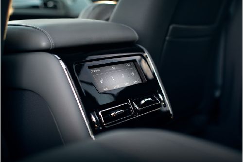 أفياتور  Rear AC Controls
