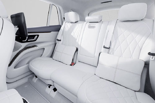 مرسيدس بنز إي كيو إس إس يو في Rear Seats