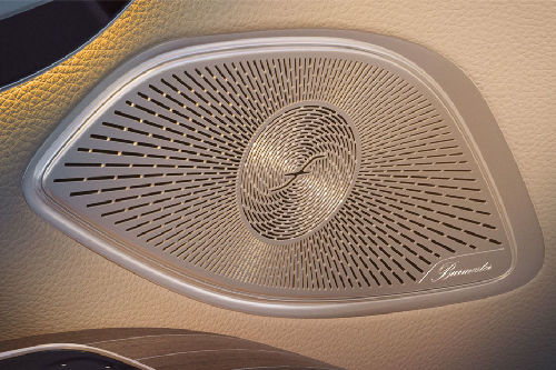 Speakers View of مرسيدس بنز إي كيو إس إس يو في