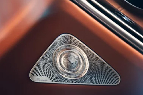 Speakers View of Mercedes-Benz Maybach S Class