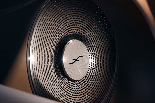 Speakers View of مرسيدس بنز سي إل إيه إلكتريك