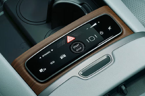 Center Controls of مرسيدس بنز إيه إم جي إي كيو إي إس يو في