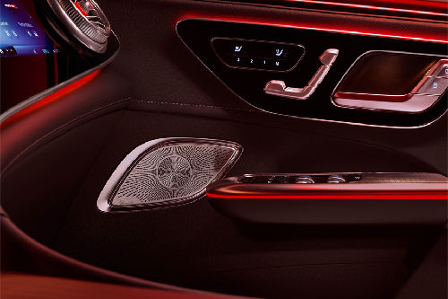door handle interior of مرسيدس بنز إيه إم جي إي كيو إي إس يو في