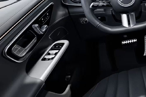 مرسيدس بنز إيه إم جي إي كيو إي إس يو في Drivers Side In Side Door Controls