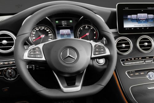 مرسيدس بنز الفئة سي كابريوليه Steering Wheel