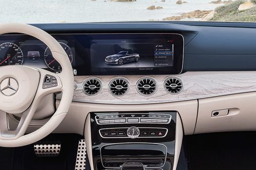 الفئة - إي كابريوليه Center Console
