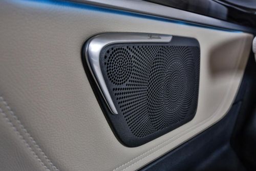 Speakers View of مرسيدس بنز الفئة V
