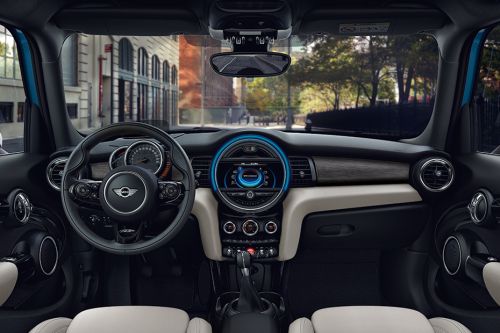 Dashboard View of 5 Door