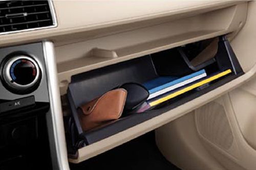 ميتسوبيشي إكسباندر Glove Box