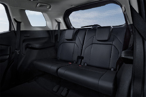 ميتسوبيشي ديستينيتور Rear Seats
