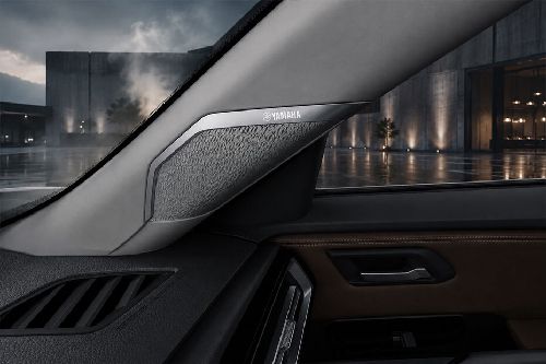 Speakers View of Mitsubishi Destinator