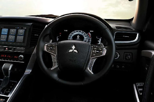 ميتسوبيشي باجيرو سبورت Steering Wheel