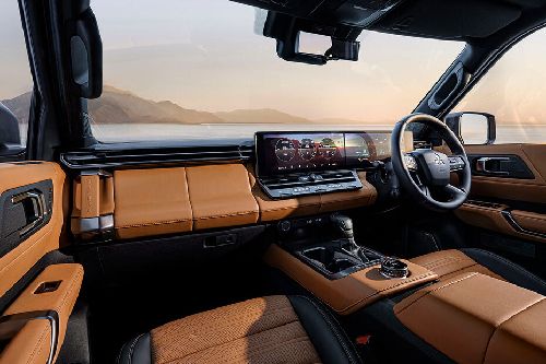 Mitsubishi Pajero Passengers View