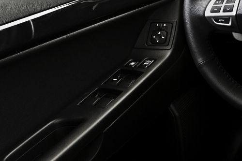 Mitsubishi Lancer EX Drivers Side In Side Door Controls
