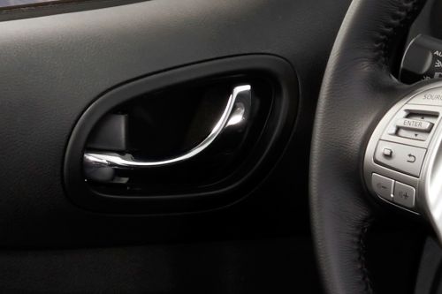 door handle interior of Nissan X-Terra (2022-2023)