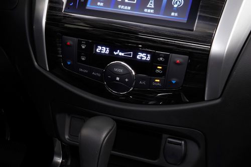 Front AC Controls of Nissan X-Terra (2022-2023)