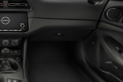 نيسان Z Glove Box