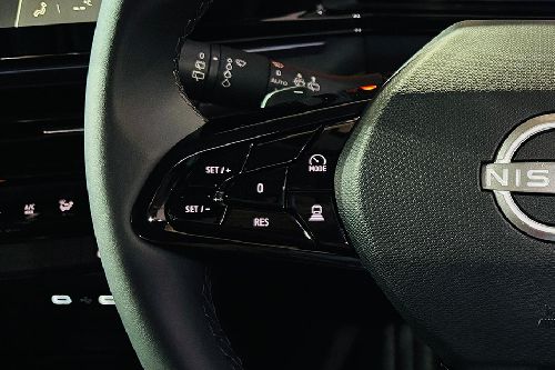 نيسان تيكتون Multi Function Steering