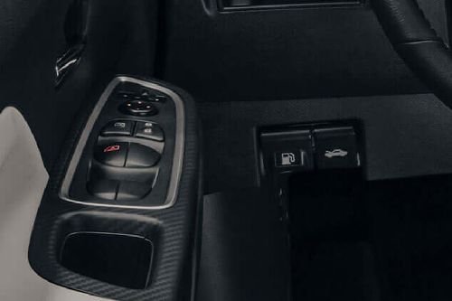 Nissan Sunny Drivers Side In Side Door Controls
