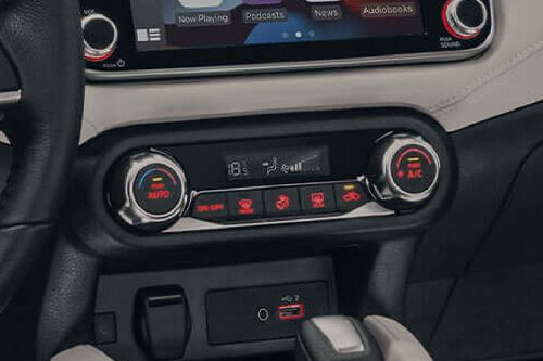 Front AC Controls of Nissan Sunny