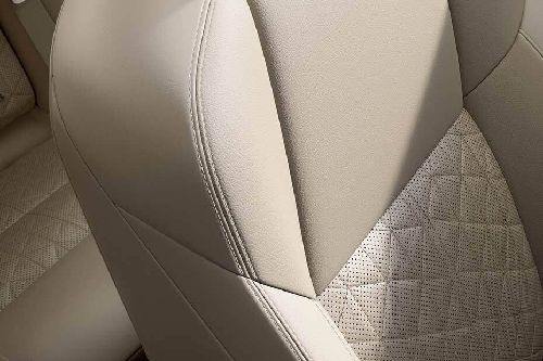 نيسان Maxima Upholstery Details