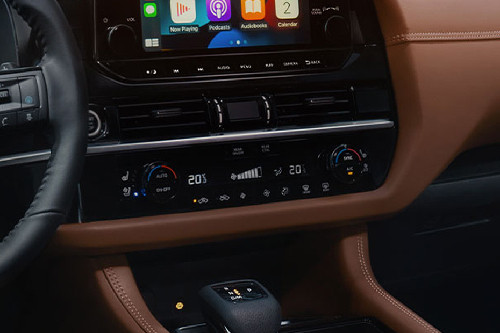 Front AC Controls of Nissan Pathfinder