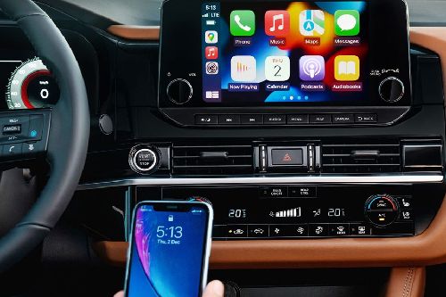 Front AC Controls of Nissan Pathfinder
