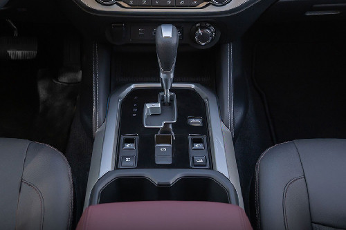 نيسان  إسكتيرا  Gear Shifter